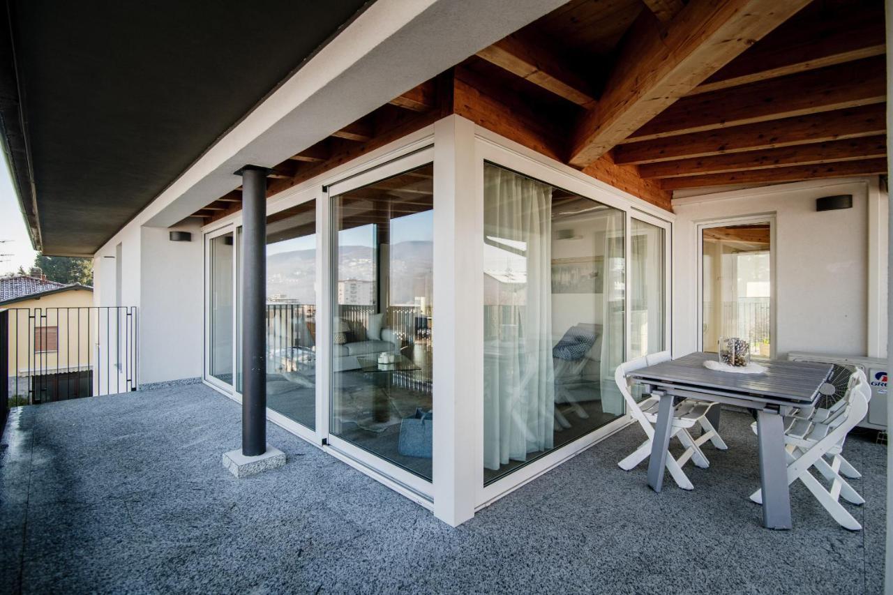 White Attic - By Myhomeincomo Camnago Volta Экстерьер фото