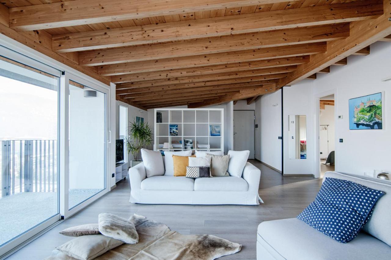 White Attic - By Myhomeincomo Camnago Volta Экстерьер фото
